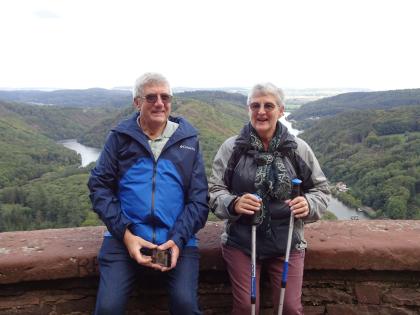 Op campertrip in Duitsland met een flinke wandeling, Ghislain Van de Walle en Hilde Lippens.